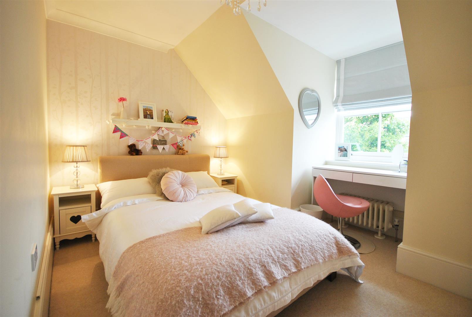 4 Bedrooms, House - Detached